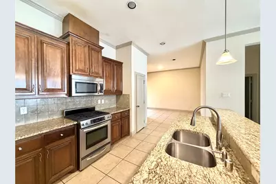 10555 Steinbeck Lane, Irving, TX 75063 - Photo 5