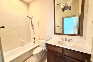 10555 Steinbeck Ln, Irving, TX 75063 - Photo 17