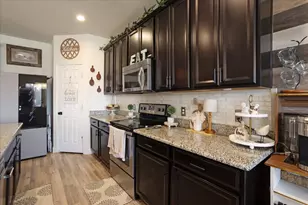 1224 Rivers Creek Ln, Little Elm, TX 75068 - Photo 9