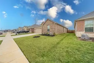 2926 Jasper Trl, Aubrey, TX 76227 - Photo 3