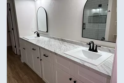 2801 Country Villa Circle, Carrollton, TX 75006 - Photo 17