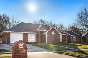 1013 Solomon Dr, Commerce, TX 75428 - Photo 1