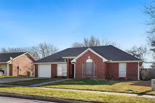 1013 Solomon Dr, Commerce, TX 75428 - Photo 3