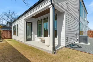 916 E Louisiana Dr, Dallas, TX 75216 - Photo 27