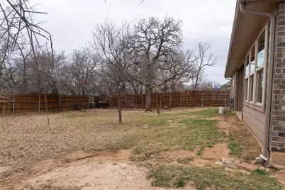 207 Shady Oaks Drive, Runaway Bay, TX 76426 - Photo 5