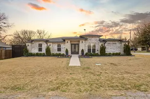 104 N 4th St, Trenton, TX 75490 - Photo 3