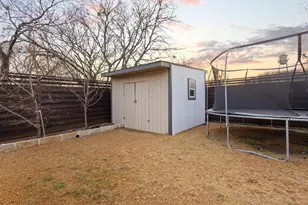 104 N 4th St, Trenton, TX 75490 - Photo 29