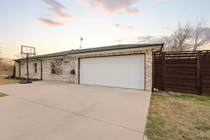 104 N 4th St, Trenton, TX 75490 - Photo 25