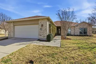 8925 Crestview Dr, Denton, TX 76207 - Photo 3