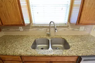 5604 Ember Dr, Arlington, TX 76016 - Photo 9