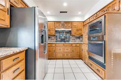 2805 Staffordshire Drive, Carrollton, TX 75007 - Photo 11