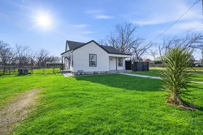 310 S Hampshire Street, Saginaw, TX 76179 - Photo 3