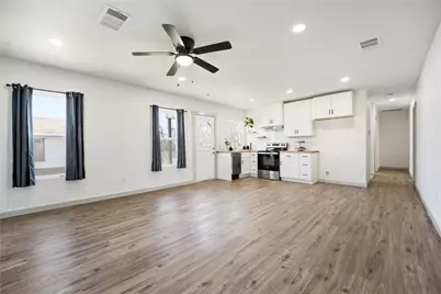 310 S Hampshire Street, Saginaw, TX 76179 - Photo 5