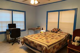 818 E Elm St, Hillsboro, TX 76645 - Photo 11