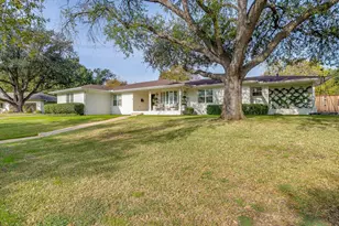 3772 Arroyo Rd, Fort Worth, TX 76109 - Photo 3