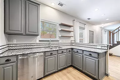 4805 Hunters Ridge Drive, Sachse, TX 75048 - Photo 3