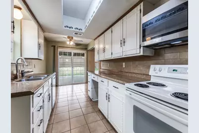 4037 Treeline Drive, Dallas, TX 75224 - Photo 13