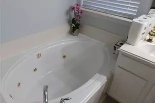 6950 Shoreview Dr, Grand Prairie, TX 75054 - Photo 11