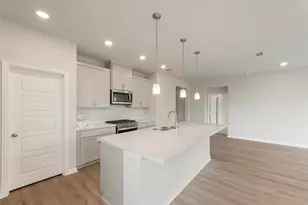 525 Marcus Ln, Crowley, TX 76036 - Photo 5