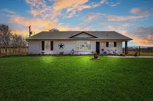 698 Hackberry, Van Alstyne, TX 75495 - Photo 1