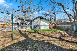 2337 Vega St, Grand Prairie, TX 75050 - Photo 23