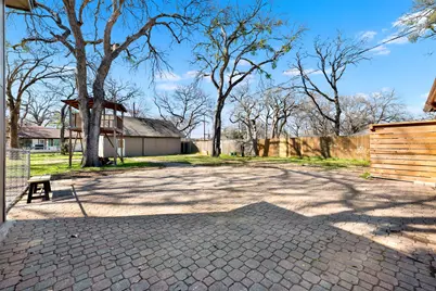 2337 Vega Street, Grand Prairie, TX 75050 - Photo 17