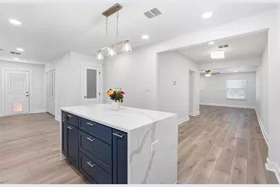 2518 W Amherst Avenue, Dallas, TX 75235 - Photo 23