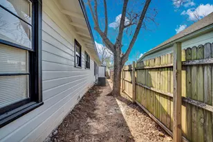 413 Shaw St, Cleburne, TX 76033 - Photo 25