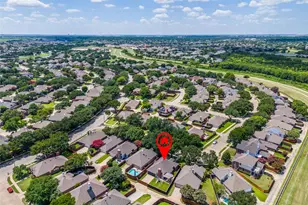 208 Touchdown Dr, Irving, TX 75063 - Photo 27