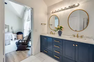 208 Touchdown Dr, Irving, TX 75063 - Photo 17