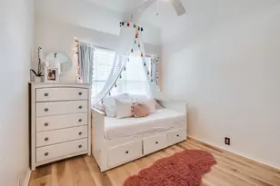 208 Touchdown Dr, Irving, TX 75063 - Photo 19