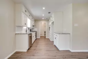 309 Sundown Ct, Burleson, TX 76028 - Photo 9