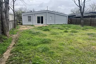 2442 SE 14th St, Grand Prairie, TX 75051 - Photo 25