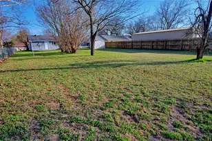 900 N Lamb St, Bowie, TX 76230 - Photo 27