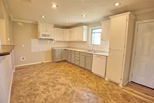 900 N Lamb St, Bowie, TX 76230 - Photo 7