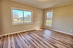 900 N Lamb St, Bowie, TX 76230 - Photo 21