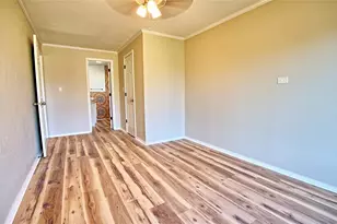 900 N Lamb St, Bowie, TX 76230 - Photo 11