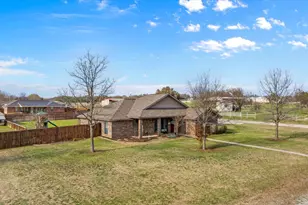 383 Cedar, Stephenville, TX 76401 - Photo 3