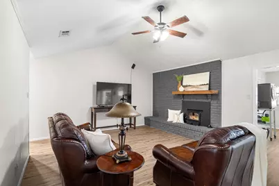 125 W 5th Street, Krum, TX 76249 - Photo 11