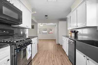 125 W 5th Street, Krum, TX 76249 - Photo 17