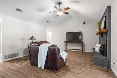 125 W 5th Street, Krum, TX 76249 - Photo 9