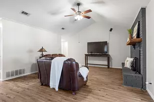 125 W Fifth St, Krum, TX 76249 - Photo 9