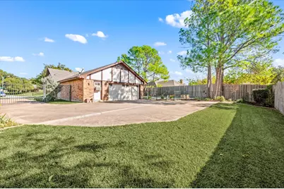 129 E Louella Drive, Hurst, TX 76054 - Photo 35