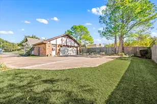 129 E Louella Dr, Hurst, TX 76054 - Photo 35