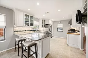 129 E Louella Dr, Hurst, TX 76054 - Photo 13