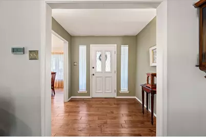 129 E Louella Drive, Hurst, TX 76054 - Photo 5