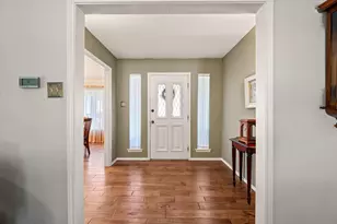 129 E Louella Dr, Hurst, TX 76054 - Photo 5