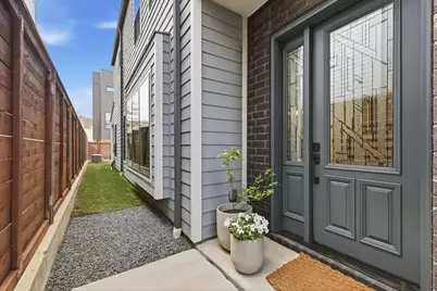 1925 N Prairie Avenue, Dallas, TX 75204 - Photo 3