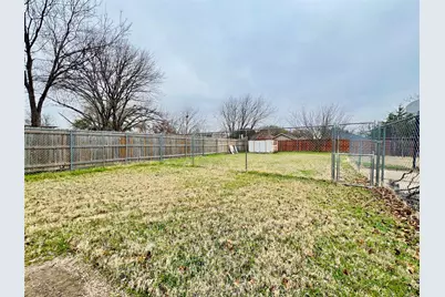 6301 Hunters Glen Drive, Watauga, TX 76148 - Photo 15