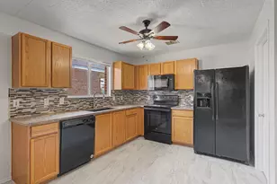 1421 Knottingham Dr, Little Elm, TX 75068 - Photo 7